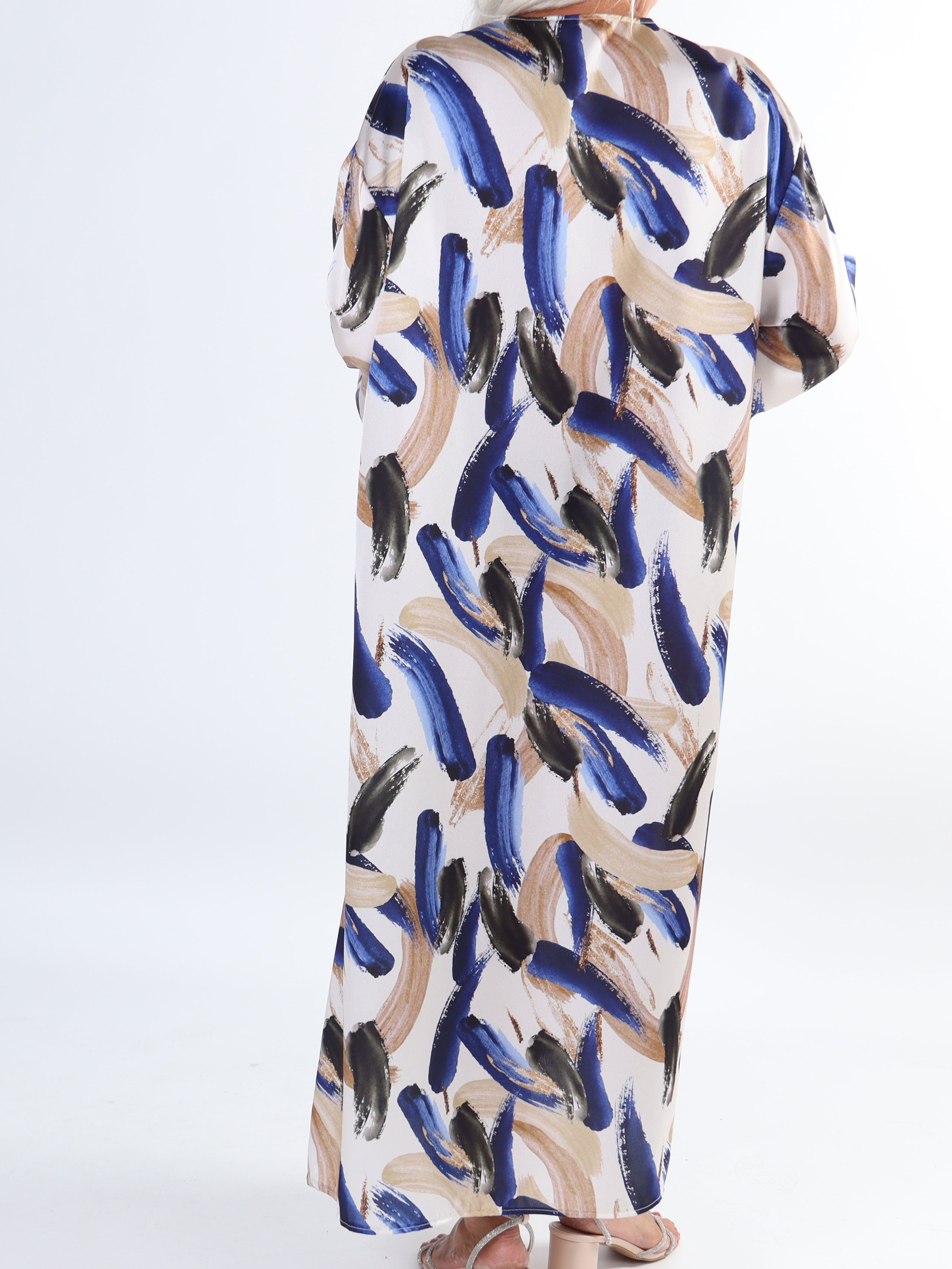 Ivanna - Lång mönstrad plus size tunikaklänning i silkeslook